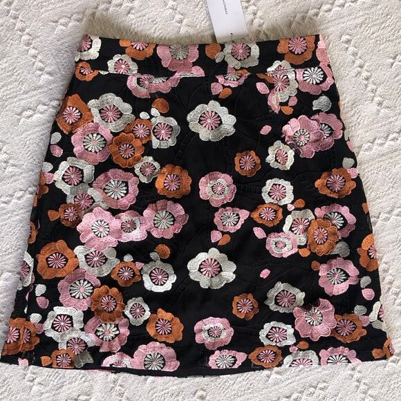 NWT French Connection Black Floral Embroidered 3D Mesh Mini Skirt Sz 0 Festival - Picture 1 of 9